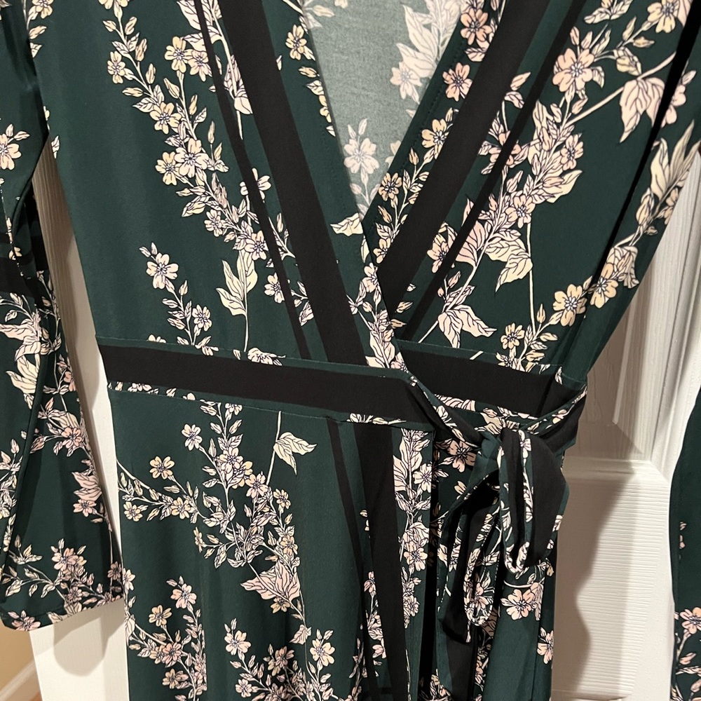 BCBGMAXAZRIA WRAP DRESS - Picture 4 of 6